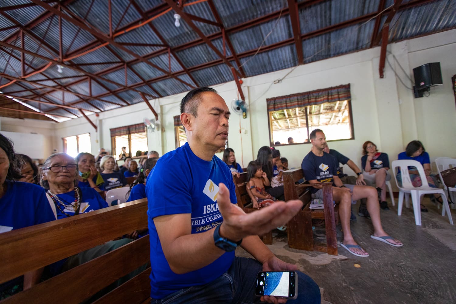 relational prayer Isnag man praying